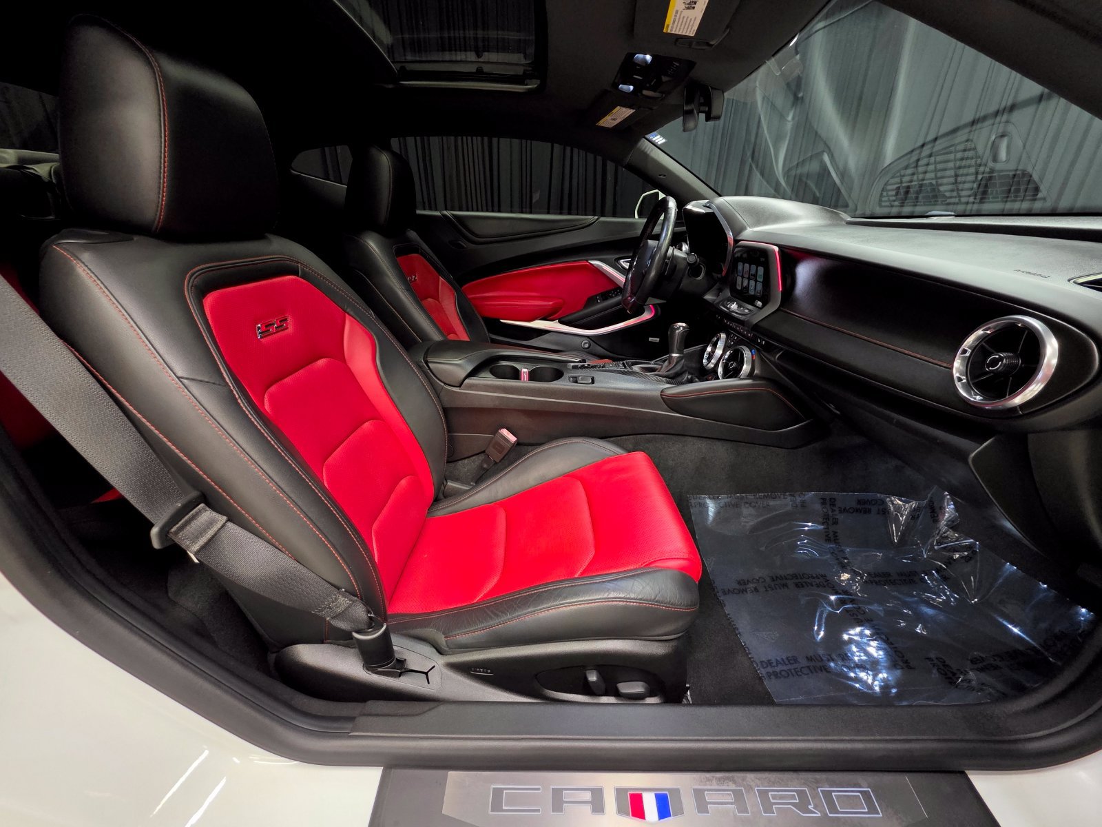 Used 2018 Chevrolet Camaro SS RWD image 2