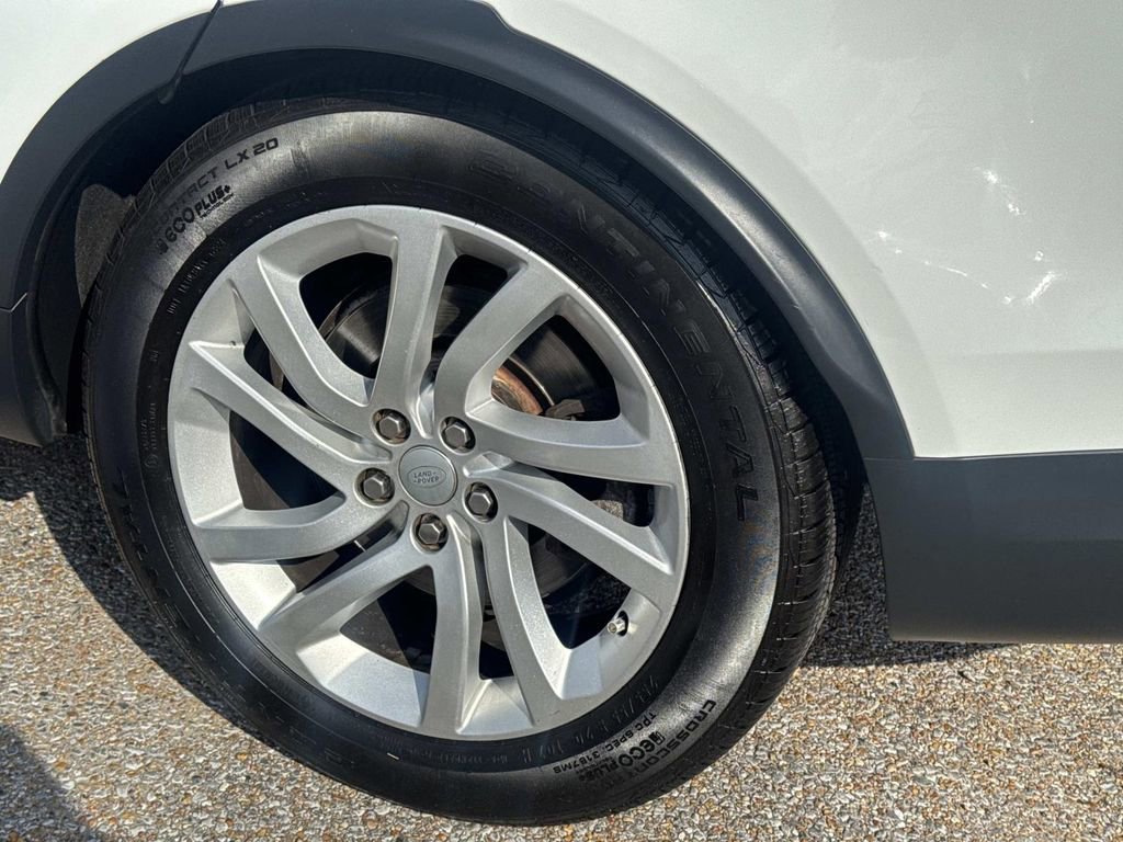 Used 2017 Land Rover Discovery HSE image 5