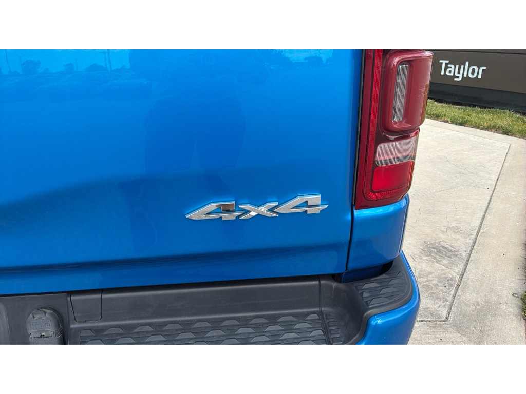 Used 2022 RAM 1500 Laramie w/ Sport Appearance Package AWD/4WD image 28