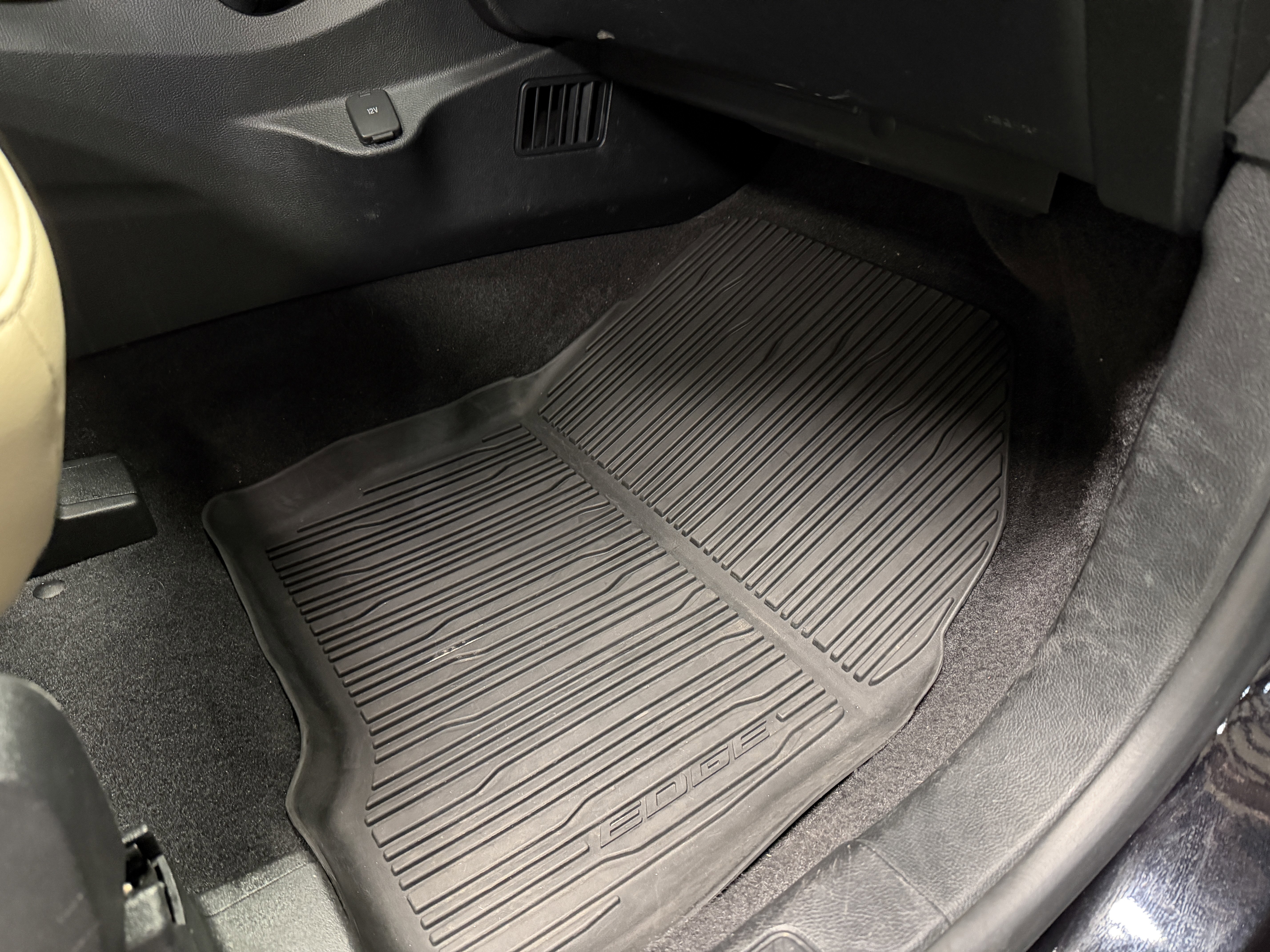 Used 2024 Ford Edge SEL w/ Convenience Package image 25