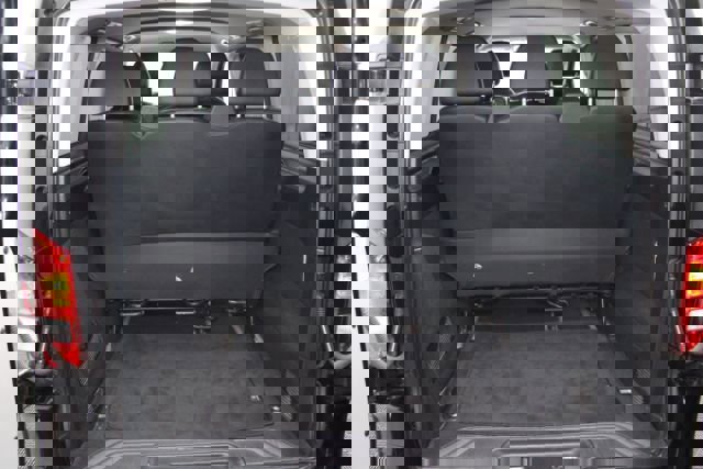 Used 2019 Mercedes-Benz Metris Passenger image 19