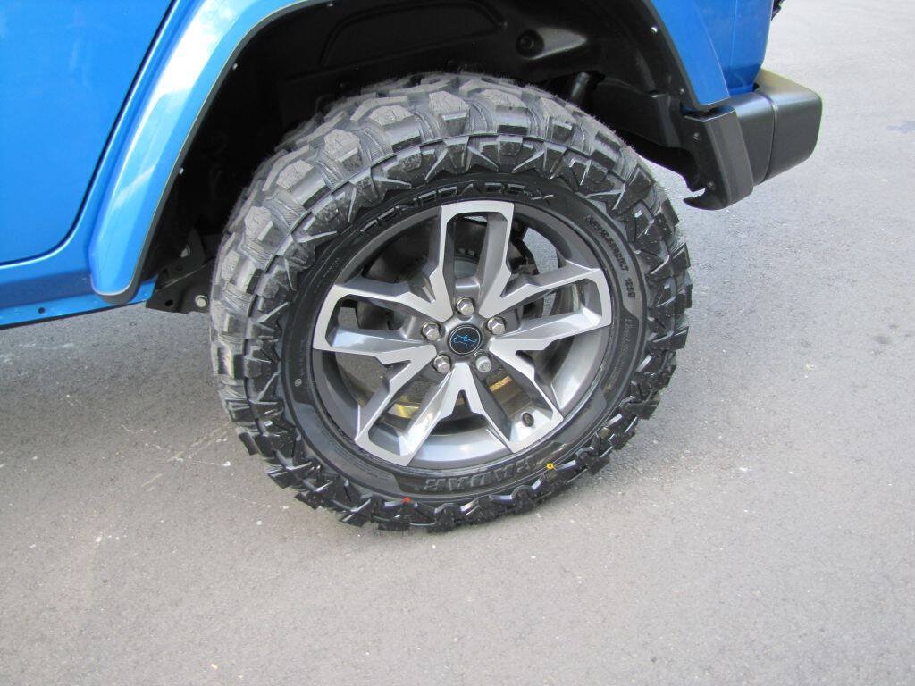Used 2024 Jeep Wrangler Unlimited AWD/4WD image 26