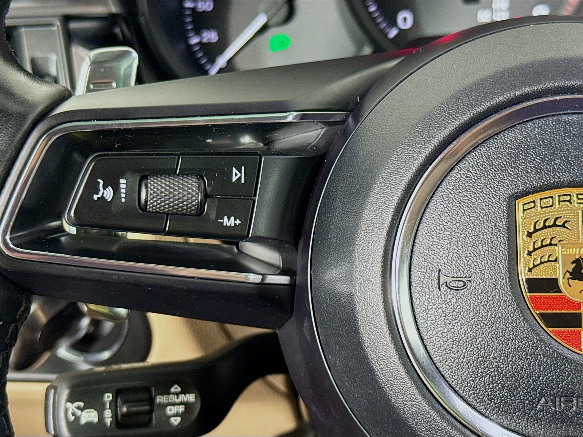 Used 2023 Porsche Macan AWD/4WD image 11
