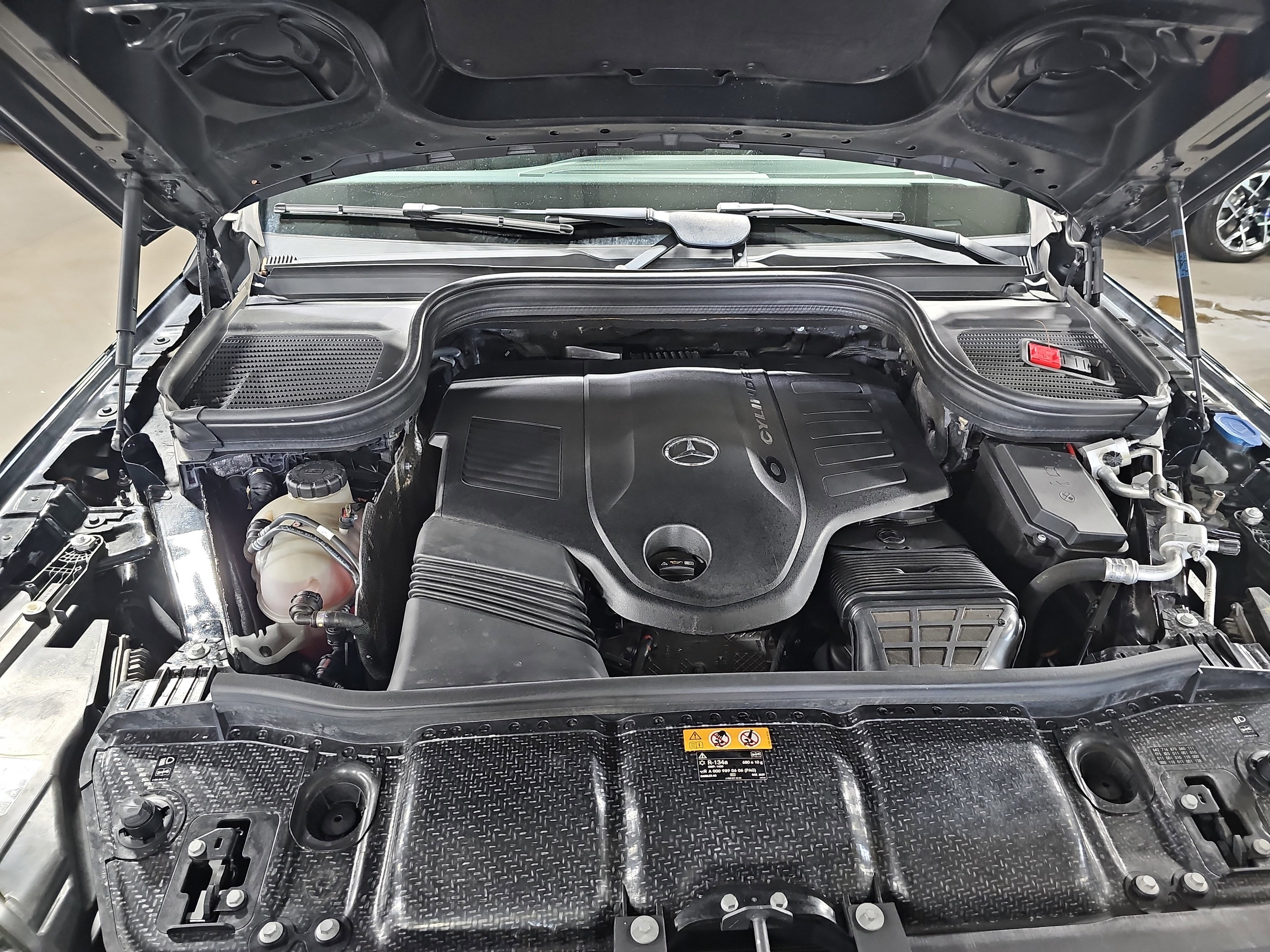 Used 2020 Mercedes-Benz GLS 450 4MATIC image 32