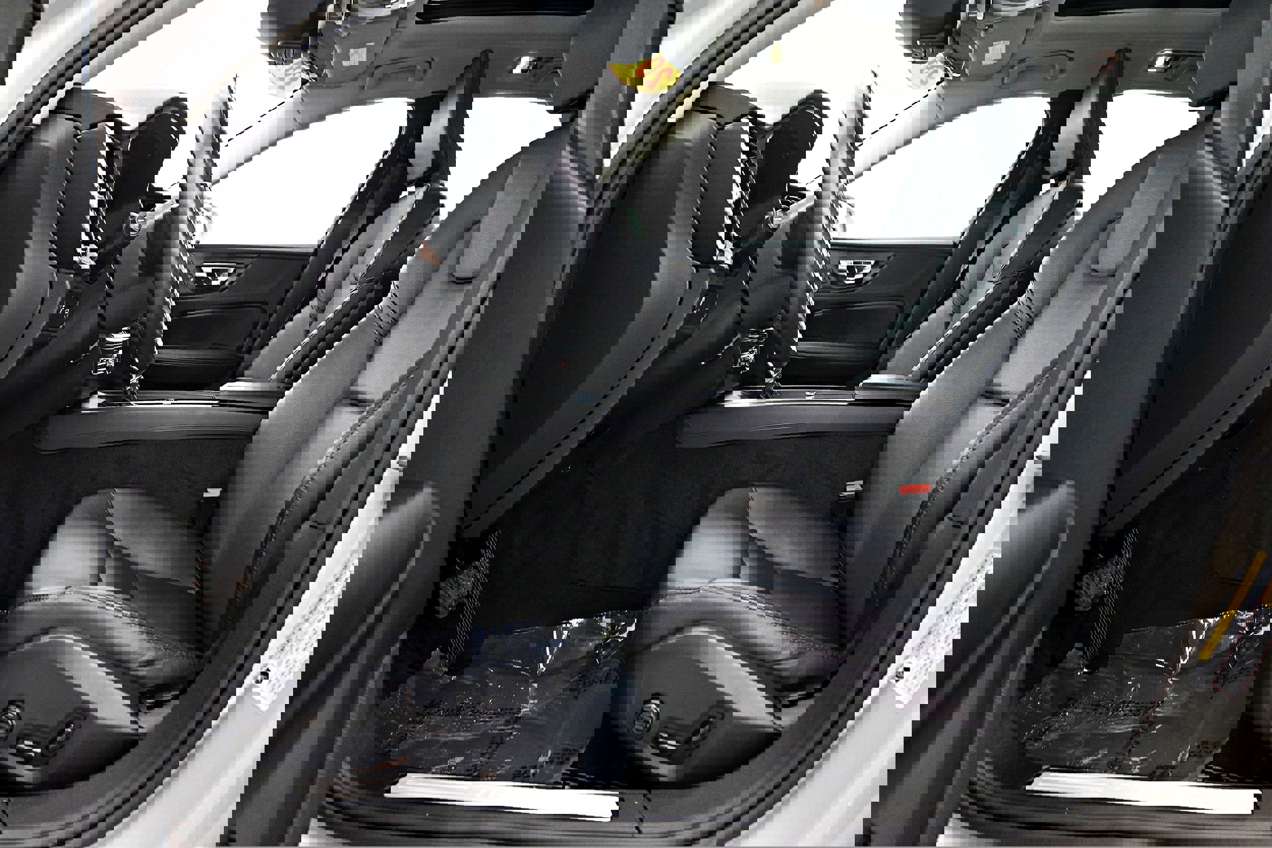 Used 2019 Volvo S60 T6 Momentum w/ Multimedia Package image 5