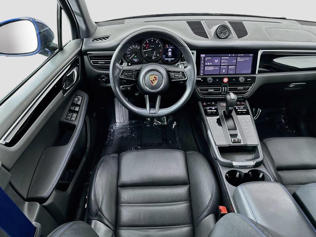 Certified 2024 Porsche Macan AWD/4WD image 25