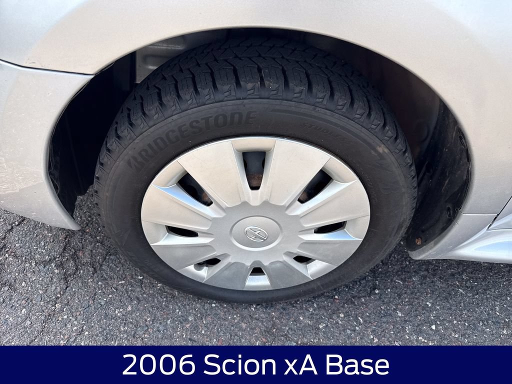 Used 2006 Scion xA FWD image 10