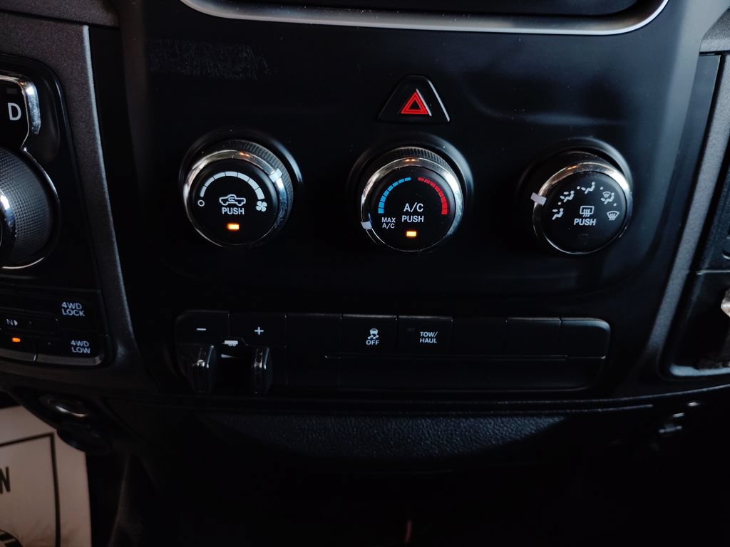 Used 2018 RAM 1500 ST AWD/4WD image 27