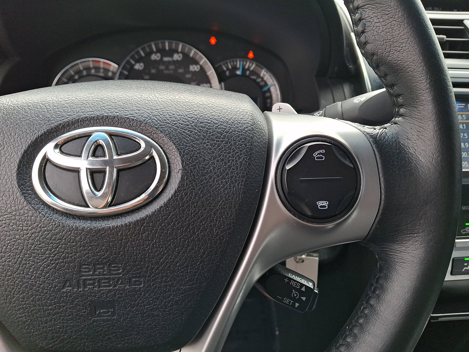 Used 2014 Toyota Camry SE FWD image 20