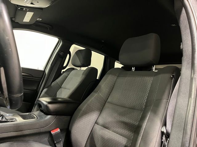 Used 2018 Jeep Grand Cherokee Laredo AWD/4WD image 16