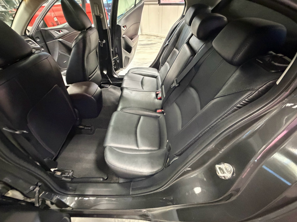 Used 2018 MAZDA MAZDA3 Grand Touring w/ Premium Equipment Package image 52
