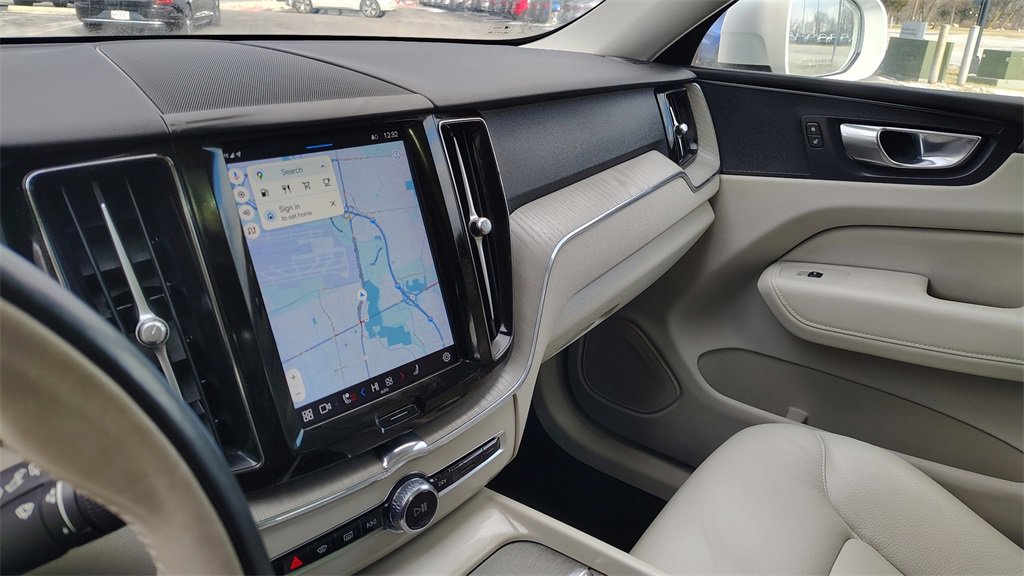 Certified 2023 Volvo XC60 B5 Plus w/ Climate Package image 23