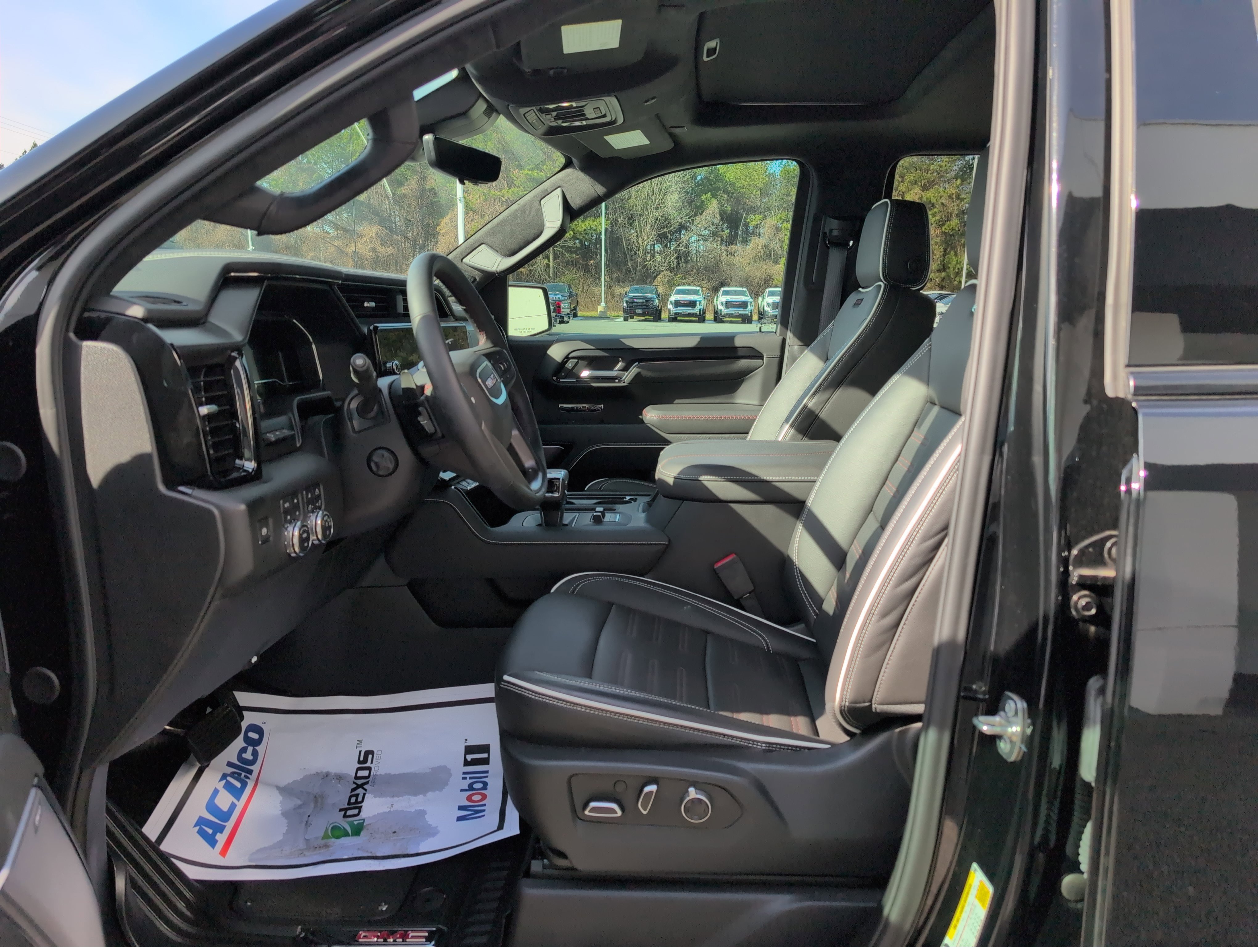 Used 2025 GMC Sierra 1500 AT4X image 17