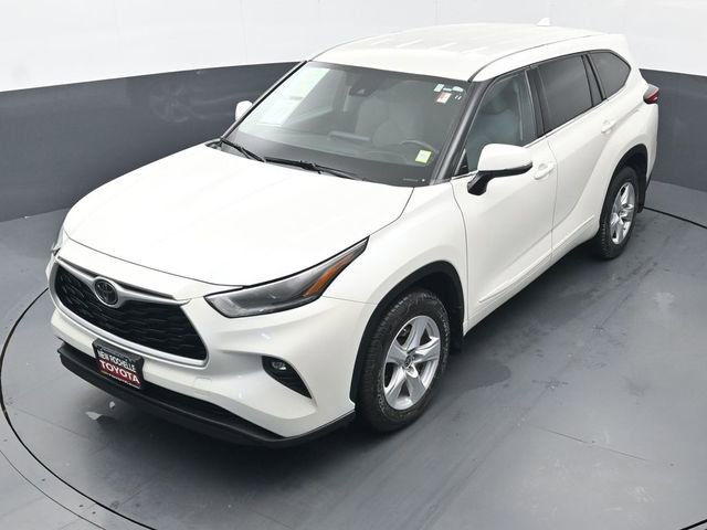 Used 2021 Toyota Highlander LE AWD/4WD image 36