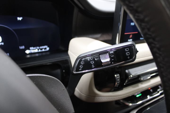 Used 2022 Lincoln Nautilus Reserve AWD/4WD image 44