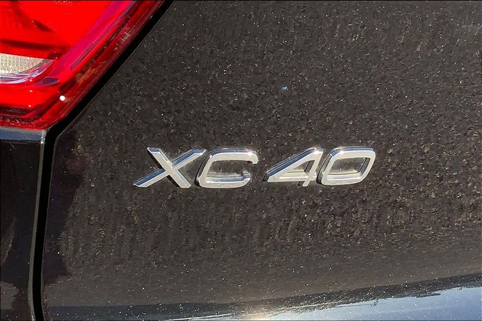 Used 2024 Volvo XC40 B5 Core AWD/4WD image 30