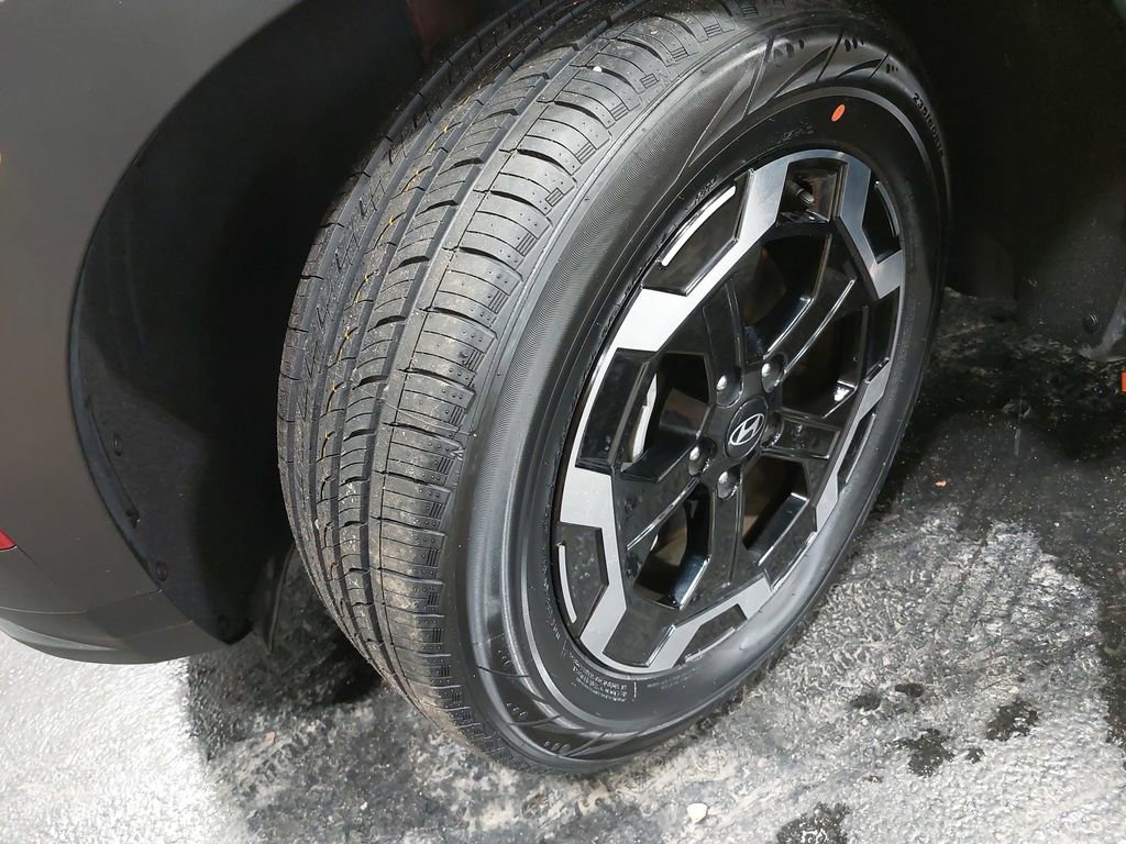 Certified 2025 Hyundai Santa Fe SEL image 33