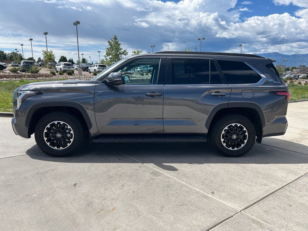 Used 2024 Toyota Sequoia SR5 w/ SR5 Premium Package AWD/4WD image 5