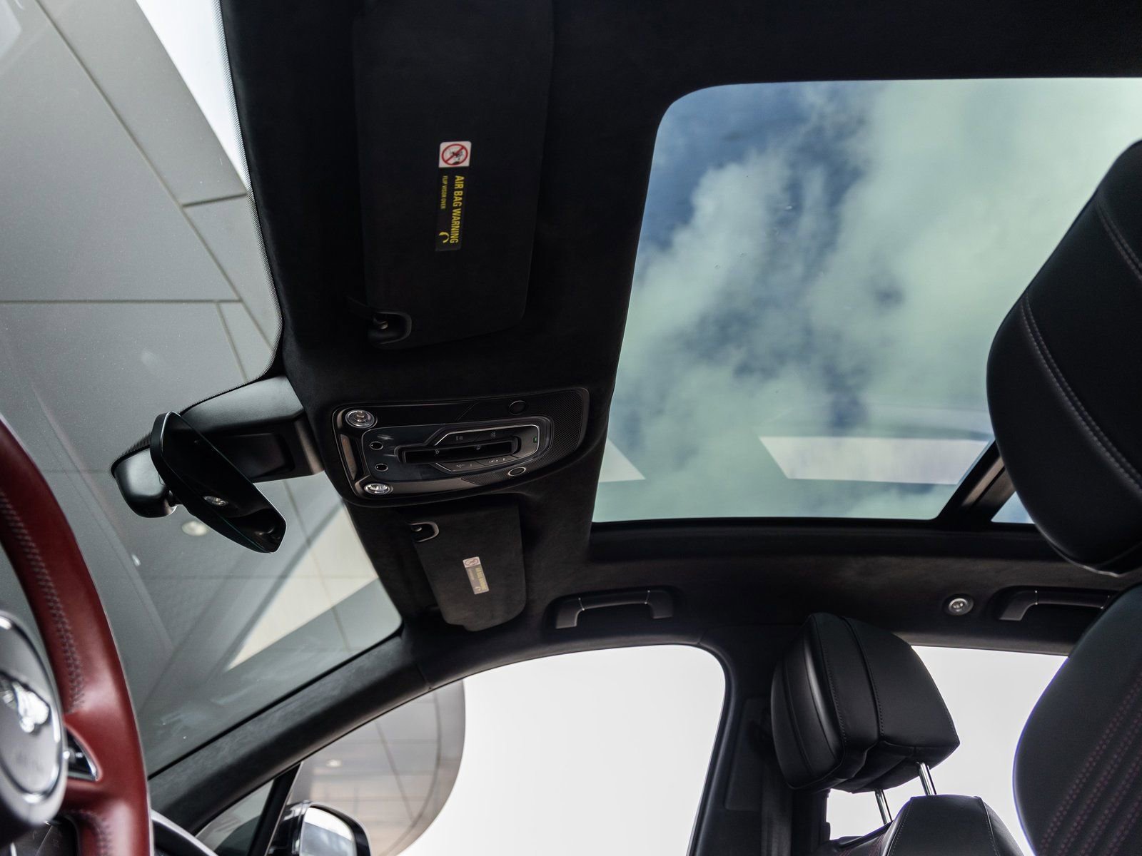 Used 2022 Bentley Bentayga image 23