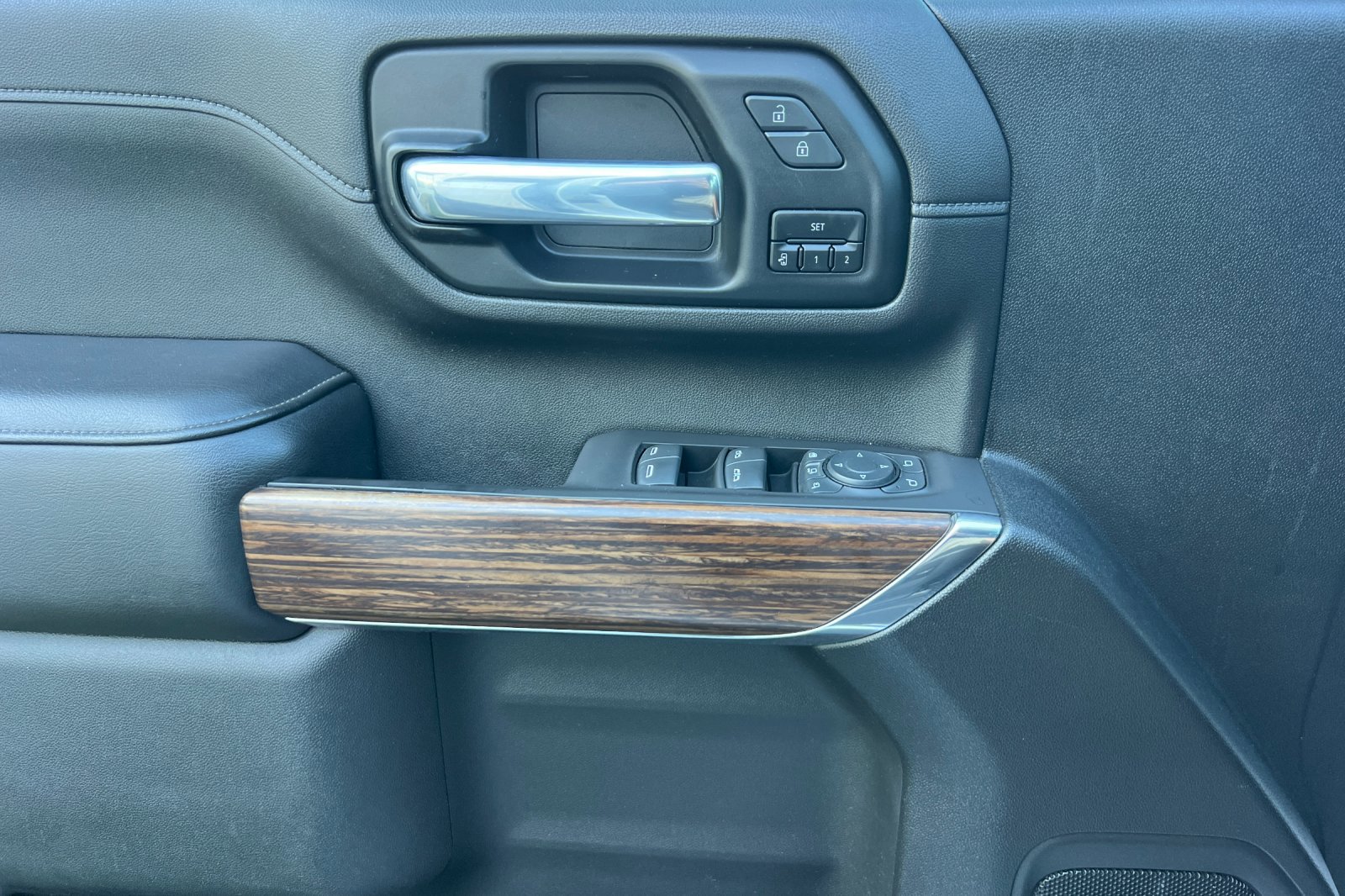 Used 2021 Chevrolet Silverado 3500 High Country w/ Z71 Off-Road Package image 11