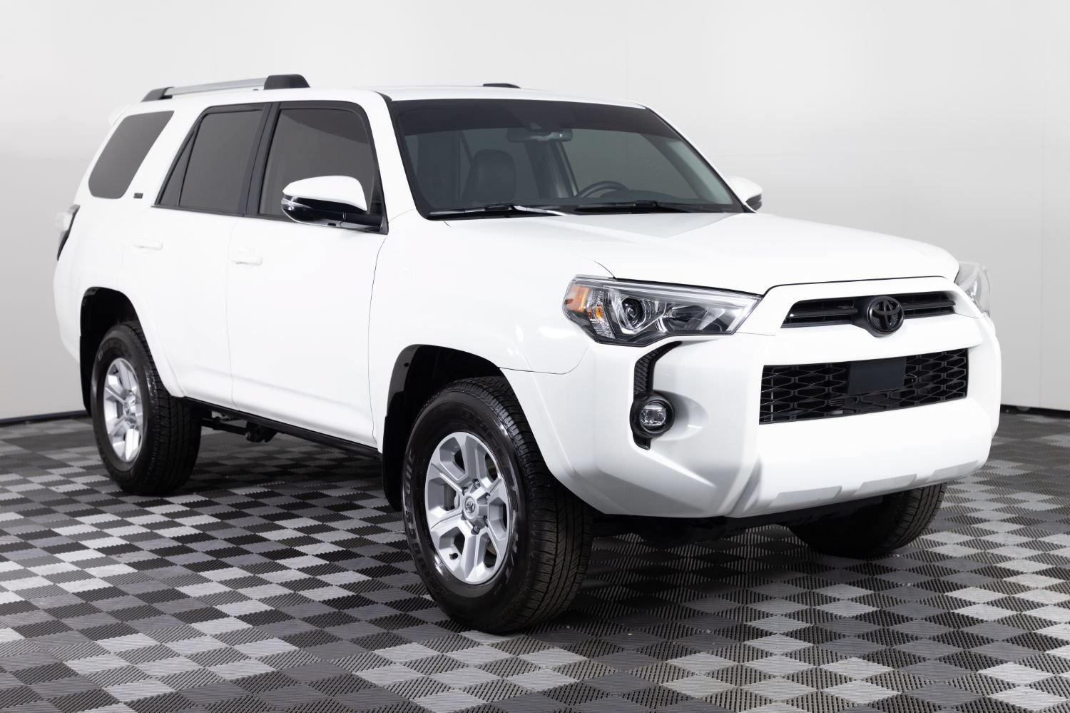 Used 2023 Toyota 4Runner SR5 Premium w/ Moonroof Package AWD/4WD image 10