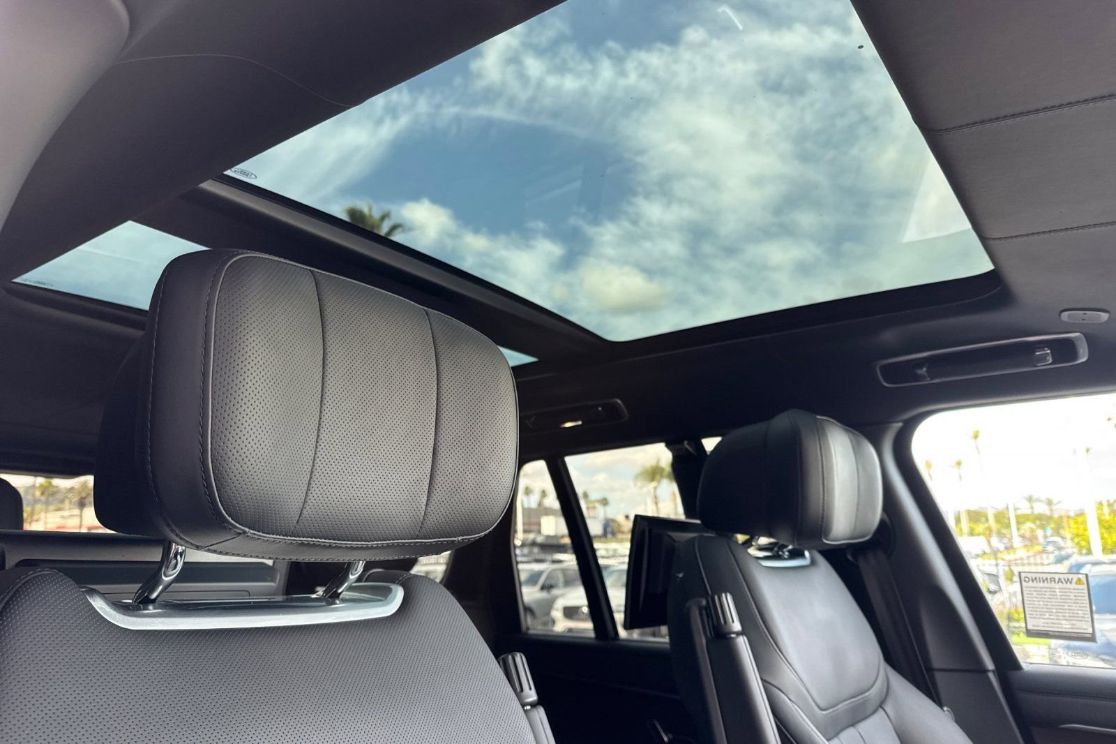 Used 2024 Land Rover Range Rover Autobiography image 18