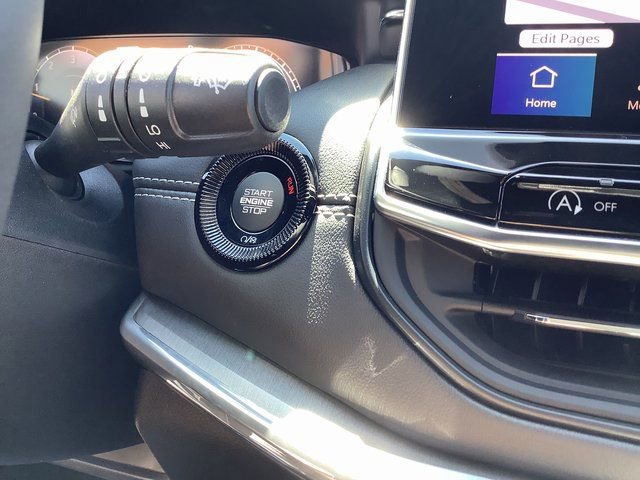 Used 2023 Jeep Compass High Altitude w/ Driver Assist Group I image 16