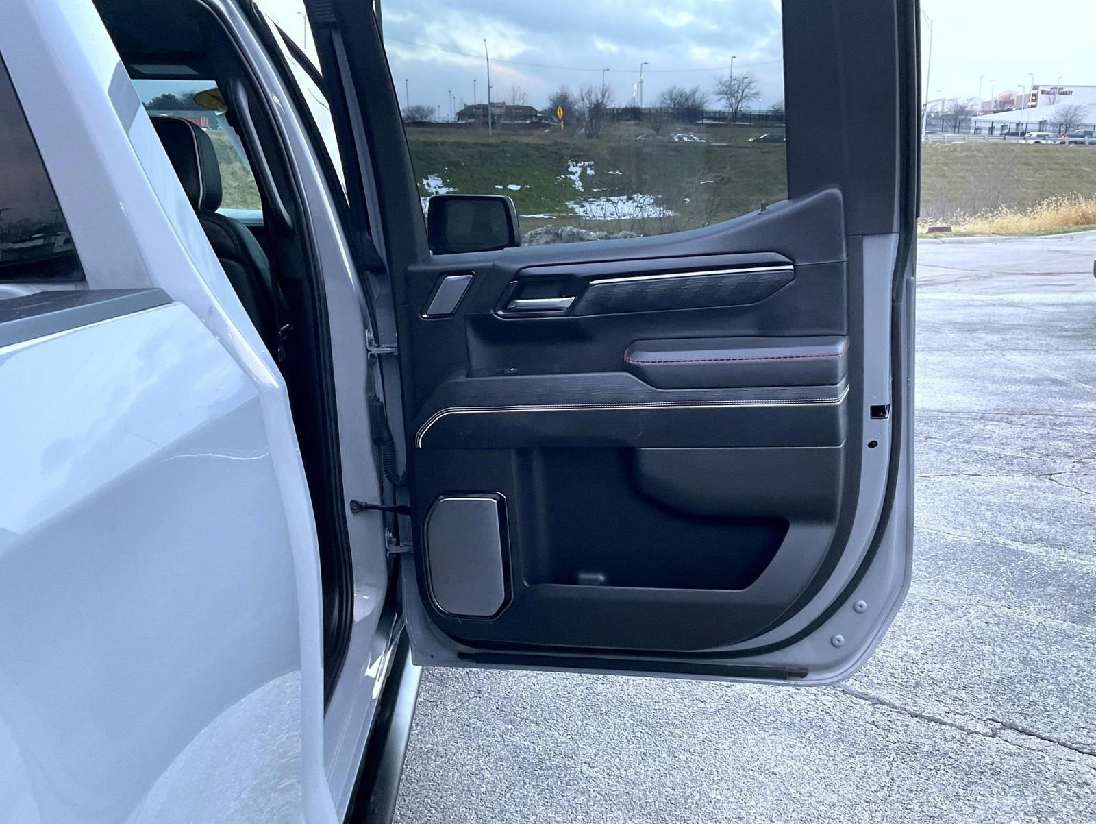 Certified 2024 GMC Sierra 1500 AT4X w/ AT4X AEV Edition image 17