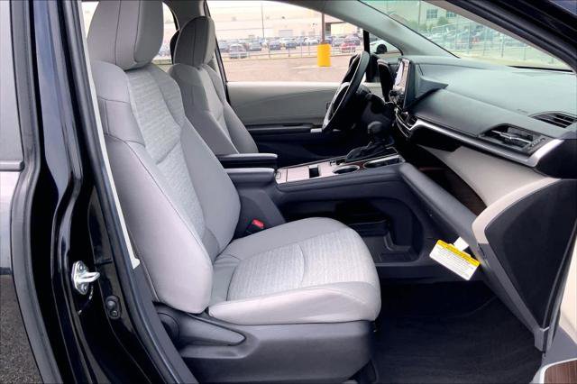 Certified 2024 Toyota Sienna LE FWD image 9