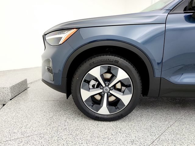 New 2026 Volvo XC40 B4 Plus w/ Climate Package FWD image 25