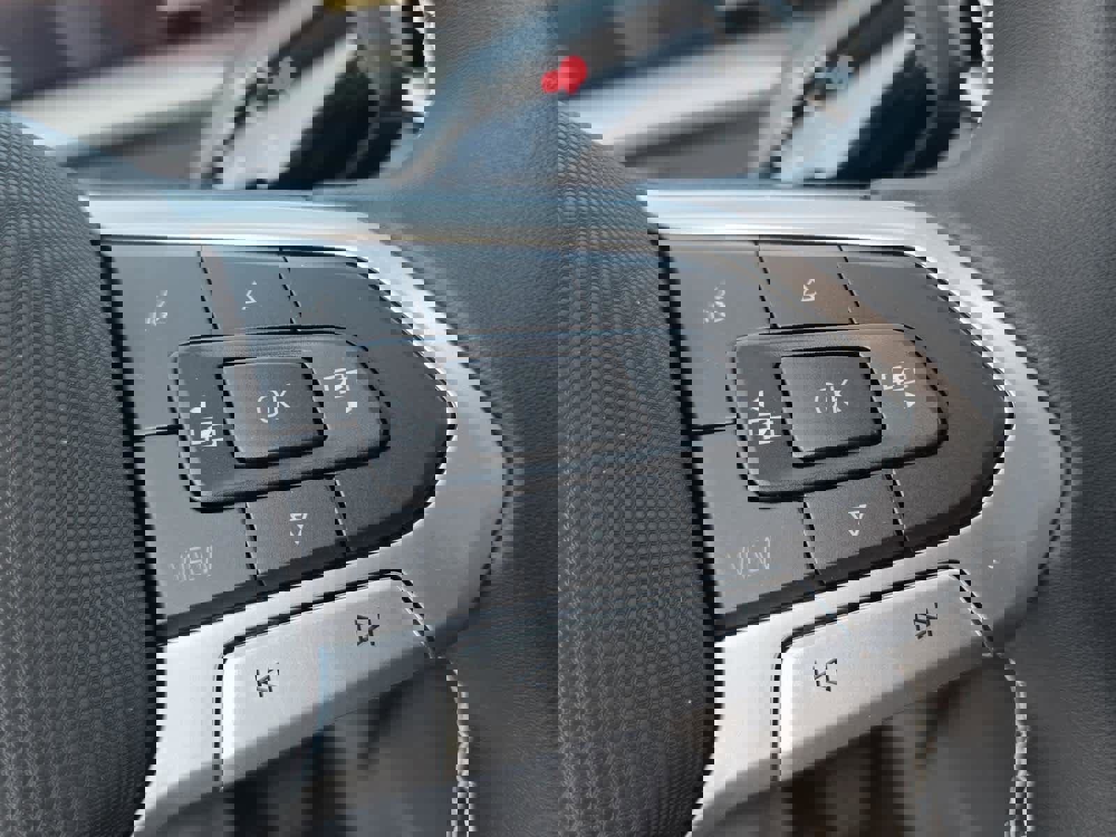 New 2026 Volkswagen Tiguan SE AWD/4WD image 17