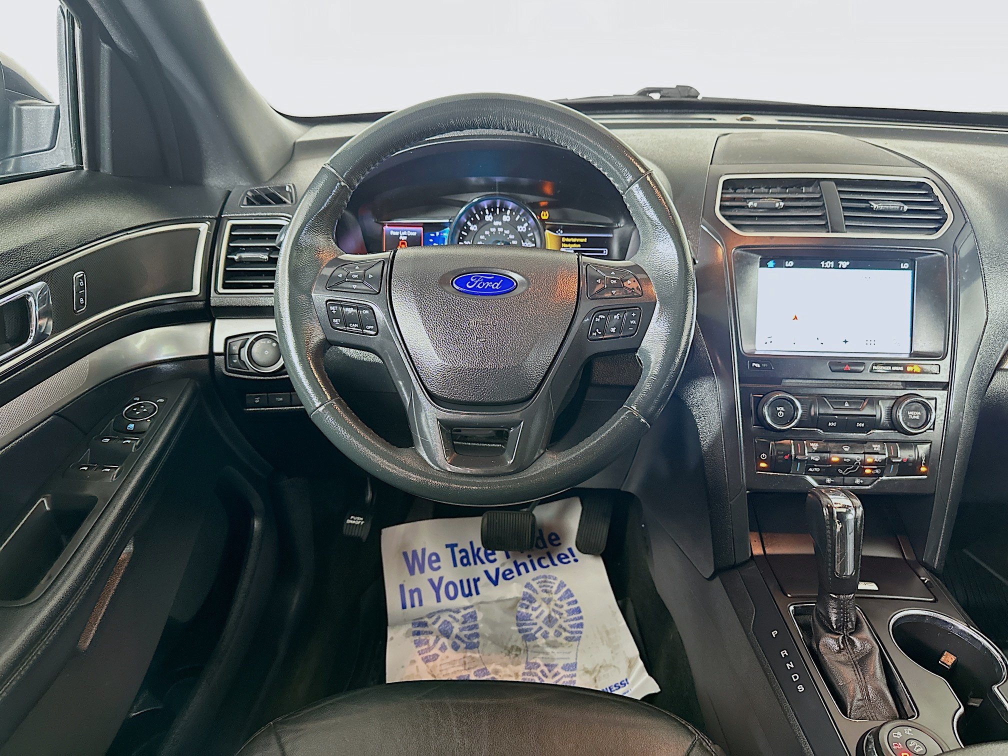 Used 2017 Ford Explorer XLT w/ Equipment Group 202A AWD/4WD image 22