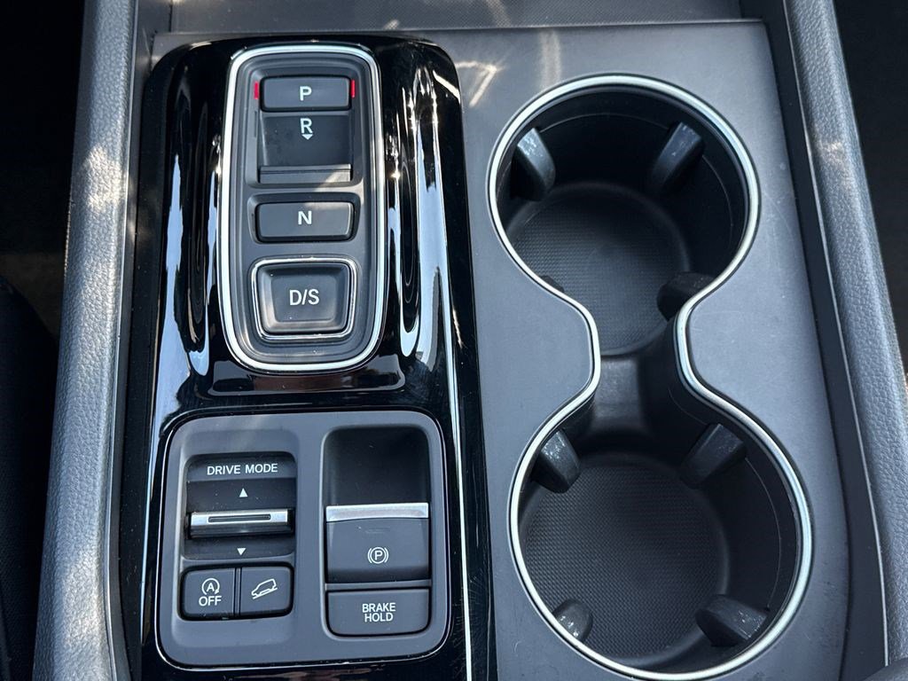 Certified 2025 Honda Pilot Black Edition image 33