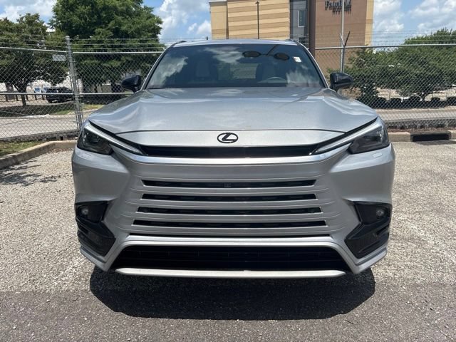 Used 2025 Lexus TX 500h AWD w/ Technology Package image 12