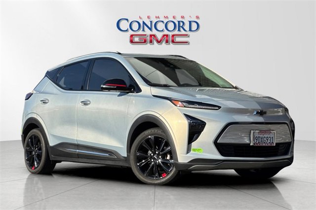 Used 2023 Chevrolet Bolt EUV Premier w/ Redline Edition image 2