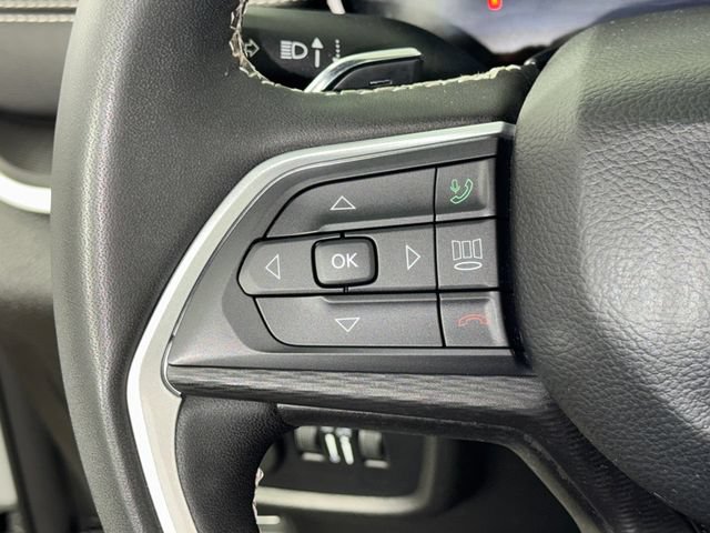 Used 2023 Jeep Grand Cherokee Altitude AWD/4WD image 19