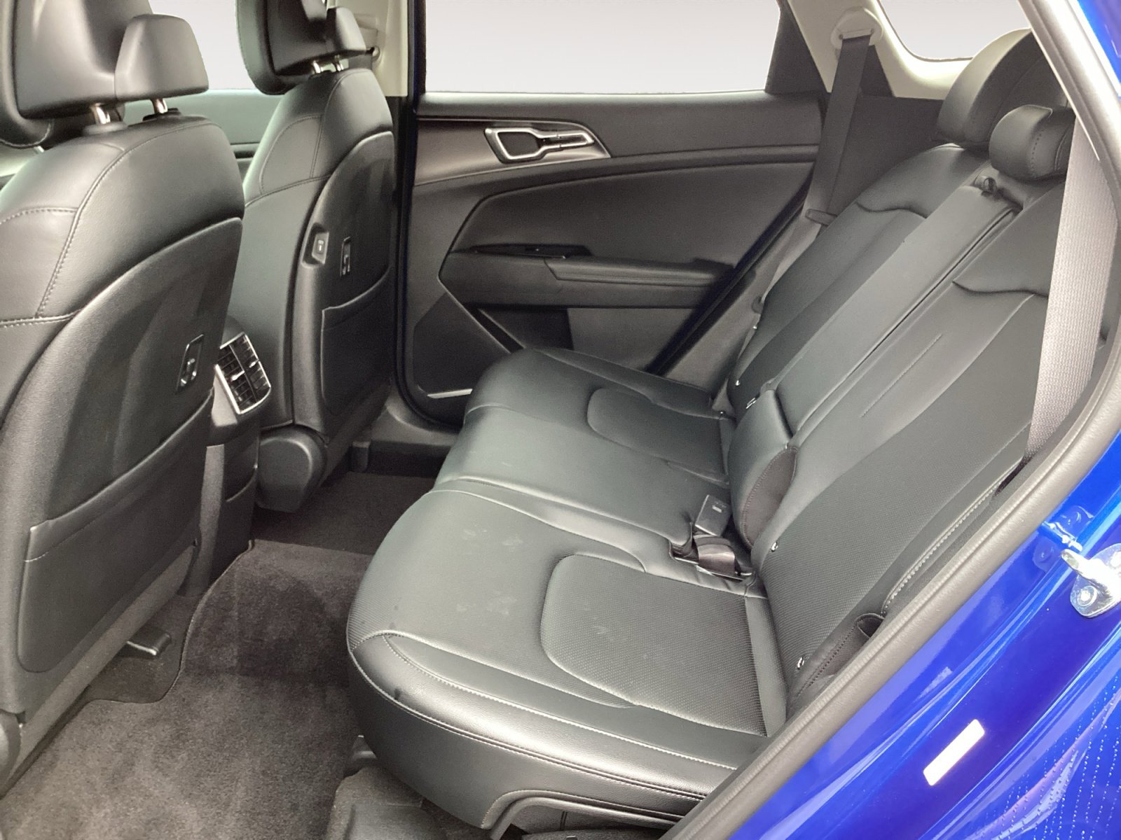 Used 2025 Kia Sportage EX image 28