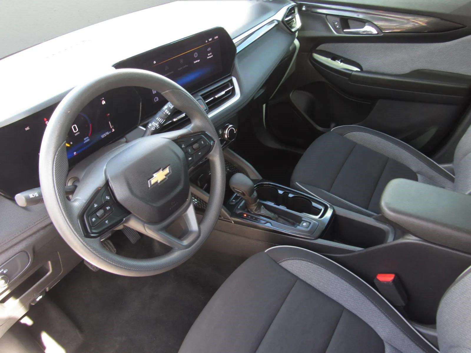 Used 2026 Chevrolet TrailBlazer LS w/ LS Confidence Package FWD image 12