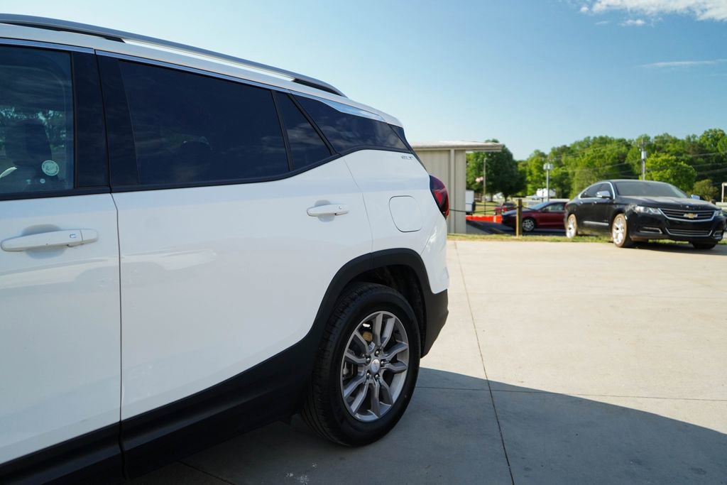 Used 2024 GMC Terrain SLT FWD image 19