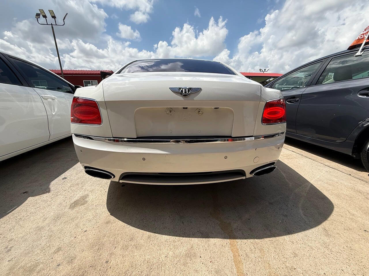 Used 2015 Bentley Flying Spur W12 image 16