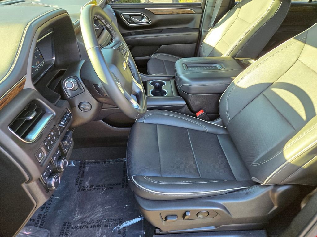Used 2024 Chevrolet Suburban Premier w/ Premium Package AWD/4WD image 10
