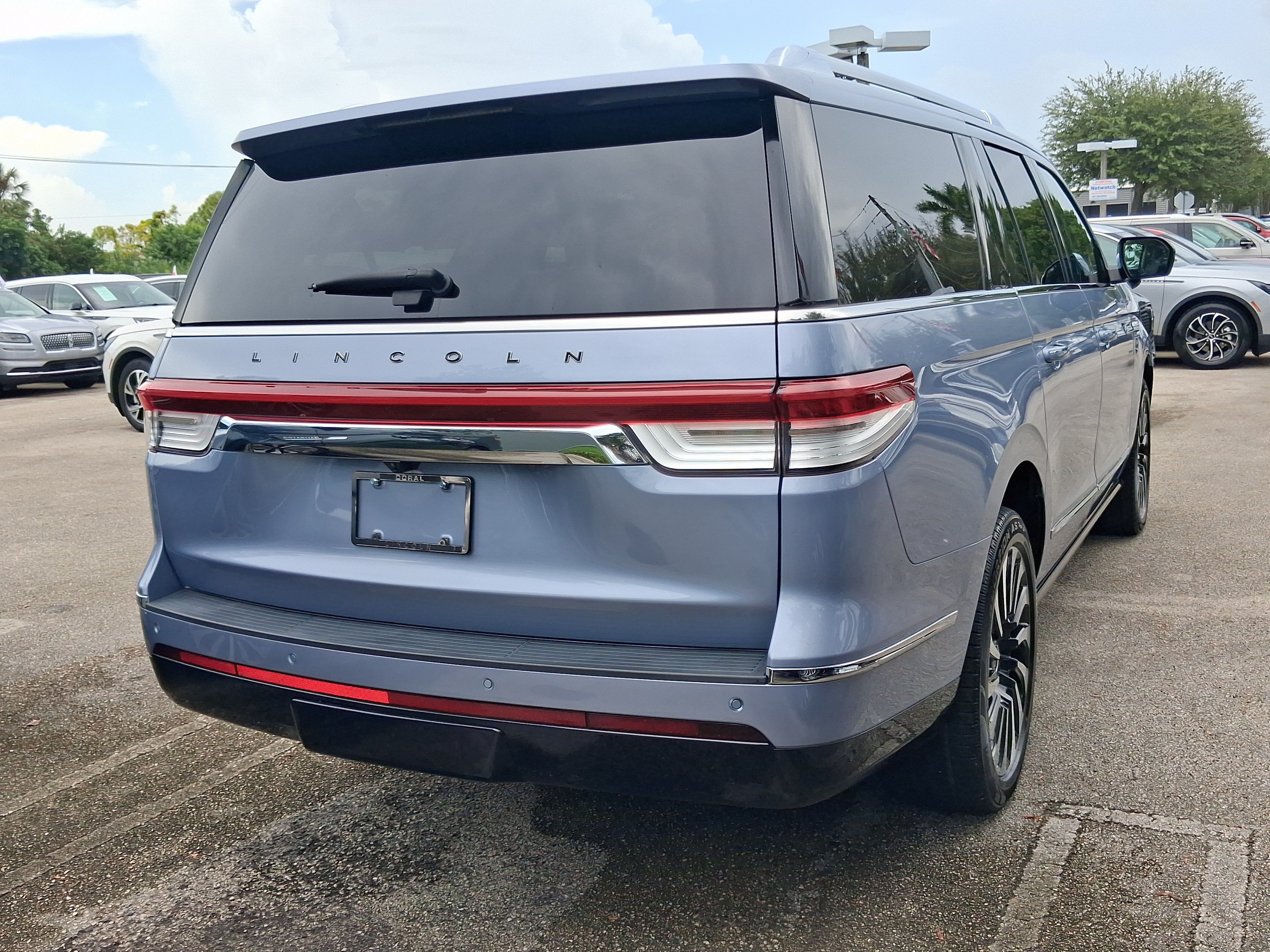 Used 2022 Lincoln Navigator L Black Label AWD/4WD image 4