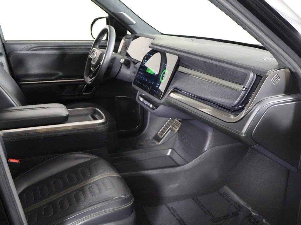 Used 2024 Rivian R1S Adventure image 29