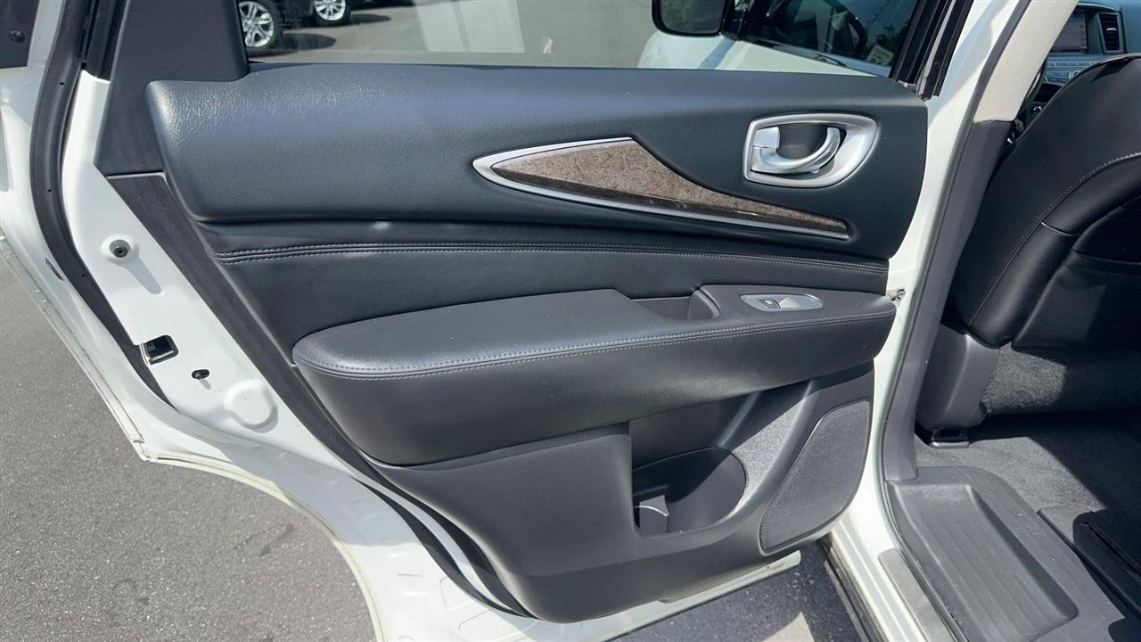 Used 2013 INFINITI JX35 AWD w/ Premium Pkg image 34