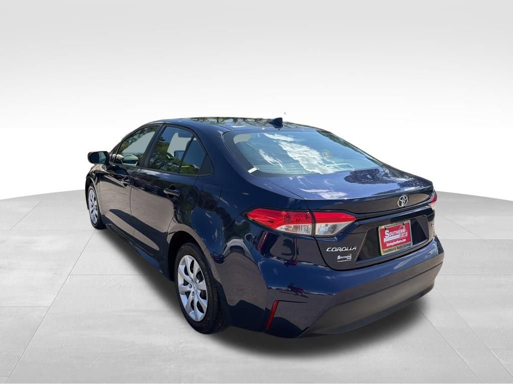 Used 2024 Toyota Corolla LE FWD image 3