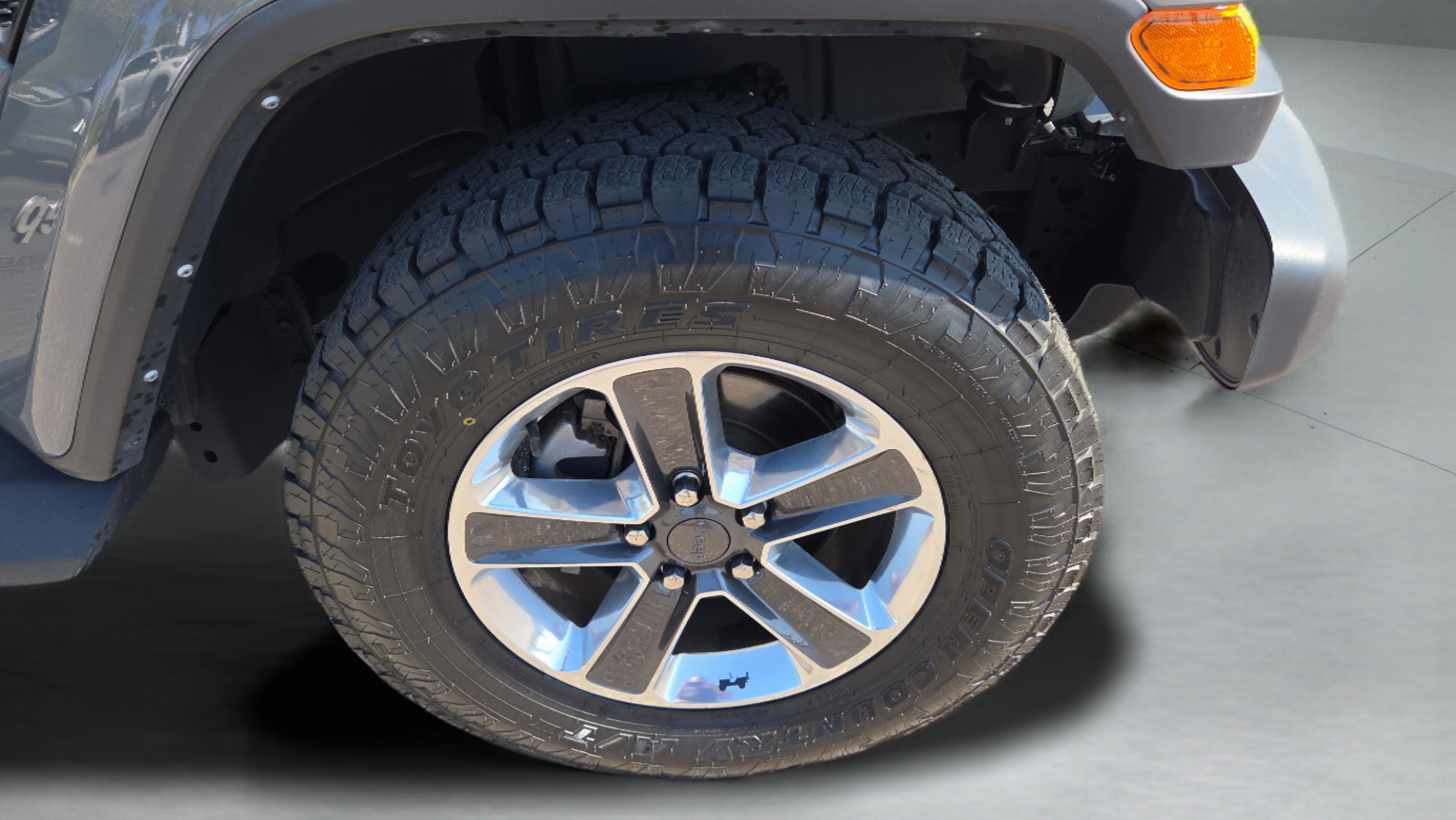 Used 2022 Jeep Wrangler Unlimited Sahara image 20