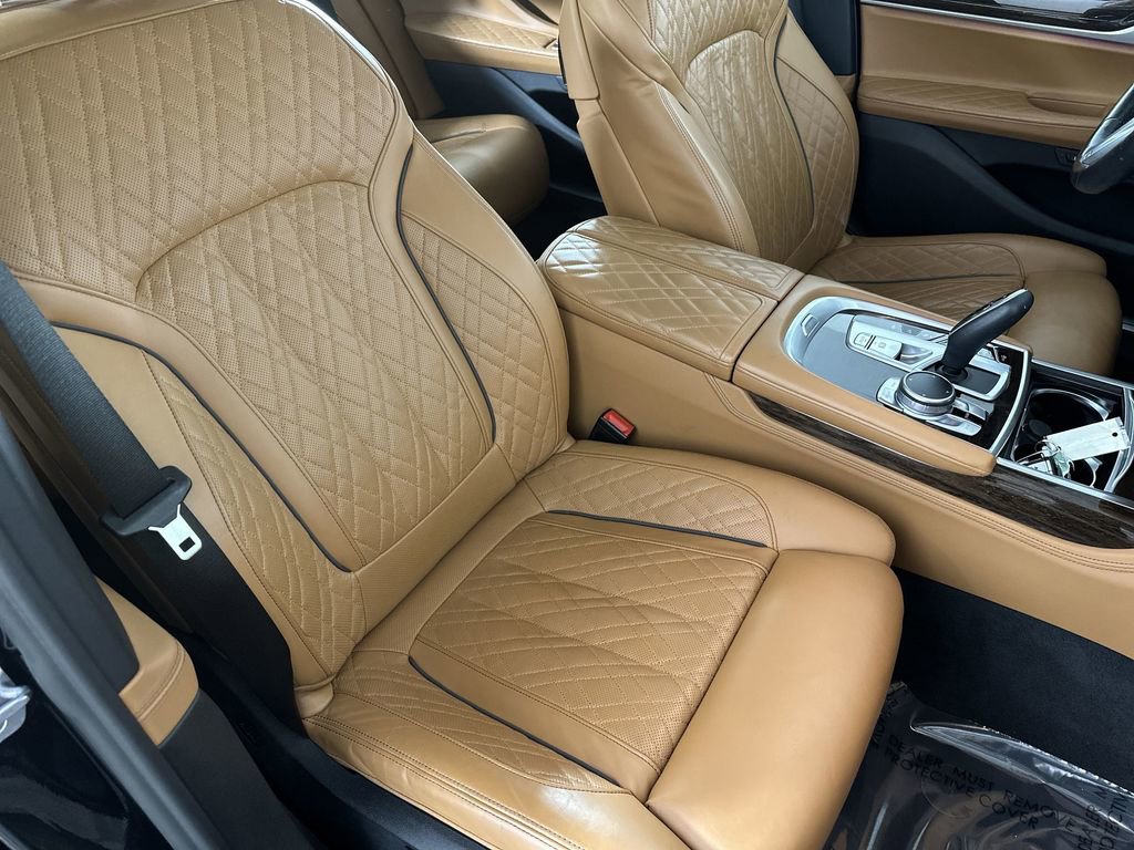 Used 2022 BMW 740i xDrive w/ Luxury Rear Seating Package image 30