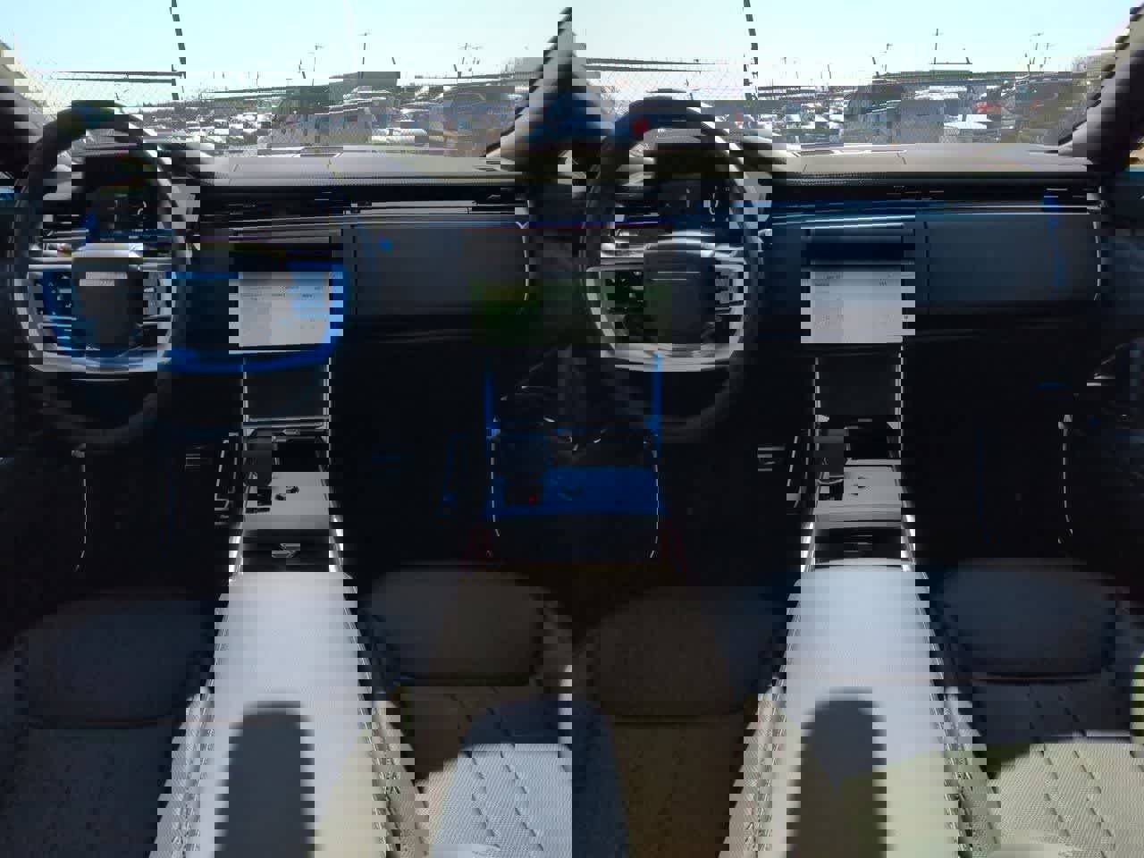 New 2026 Land Rover Range Rover Long Wheelbase SE image 15