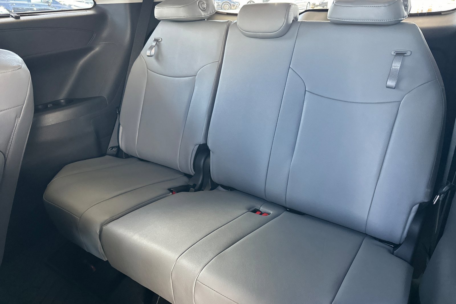 Certified 2026 Toyota Sienna XLE FWD image 15