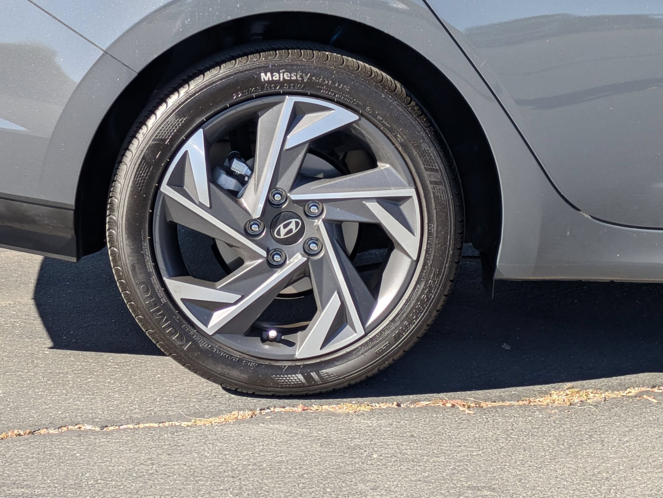 Certified 2025 Hyundai Elantra Sport FWD image 9